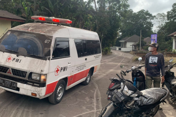 Indonesia’s Marapi volcano erupts with thunderous roar, sends toxic ash nearly 10,000 feet into the air – Fox Weather