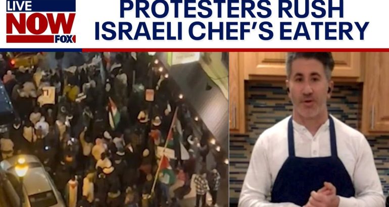 israel-hamas-war:-protesters-shout-ceasefire-at-jewish-philadelphia-restaurant-|-livenow-from-fox-–-livenow-from-fox