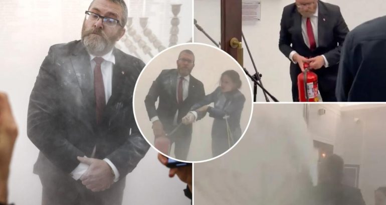 far-right-lawmaker-uses-fire-extinguisher-to-douse-hanukkah-candles-in-polish-parliament-–-new-york-post