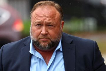 Alex Jones proposes paying Sandy Hook families a minimum of $55 million to settle lawsuit claims – CNN