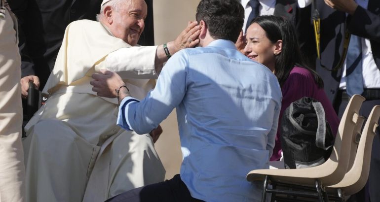 pope-approves-blessings-for-same-sex-couples-that-must-not-resemble-marriage-–-yahoo-news