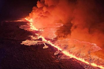 Live updates: Iceland volcano erupts – CNN