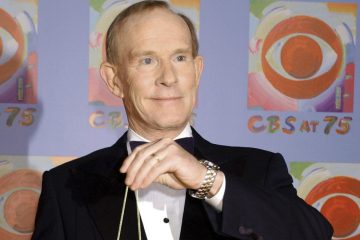 Comedian Tom Smothers, one-half of the Smothers Brothers, dies at 86 – Yahoo News