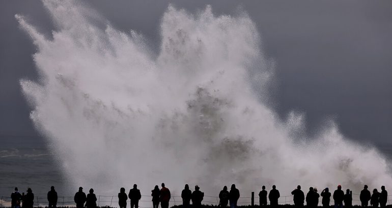 video:-more-giant-waves-and-rain-forecast-for-california-coast-–-the-new-york-times