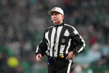 Report: NFL officiating crew that oversaw controversial Lions-Cowboys ending ‘downgraded’ for postseason – Yahoo s
