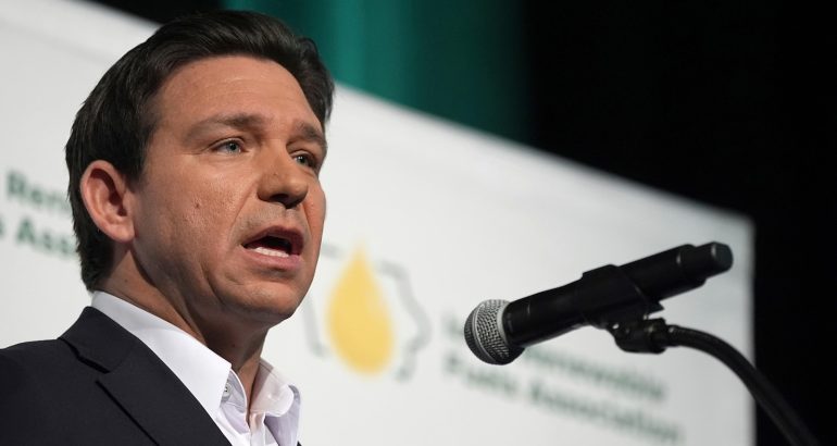 desantis-interrupted-by-three-protesters-at-campaign-stop-days-before-iowa-caucuses-–-abc-news
