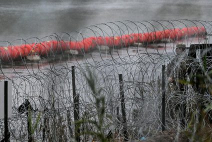 Texas „physically barred” Border Patrol agents from trying to rescue migrants who drowned, federal officials say – CBS News