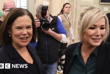 DUP: Next days crucial for Stormont return, says Sinn Féin – BBC.com