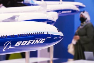 Boeing earnings: Plane maker beats on Q4 results but suspends guidance on 737 Max fallout – Yahoo Finance