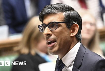 Rishi Sunak faces calls to apologise over trans jibe to Starmer at PMQs – BBC.com