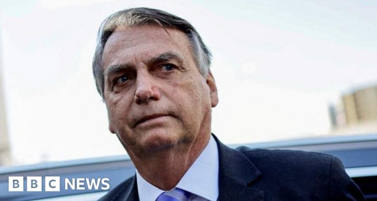 brazil’s-ex-leader-bolsonaro-to-have-pas-seized-over-coup-probe-–-bbc.com