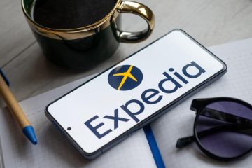 Expedia stock plunges amid surprise CEO change-up – Yahoo Finance