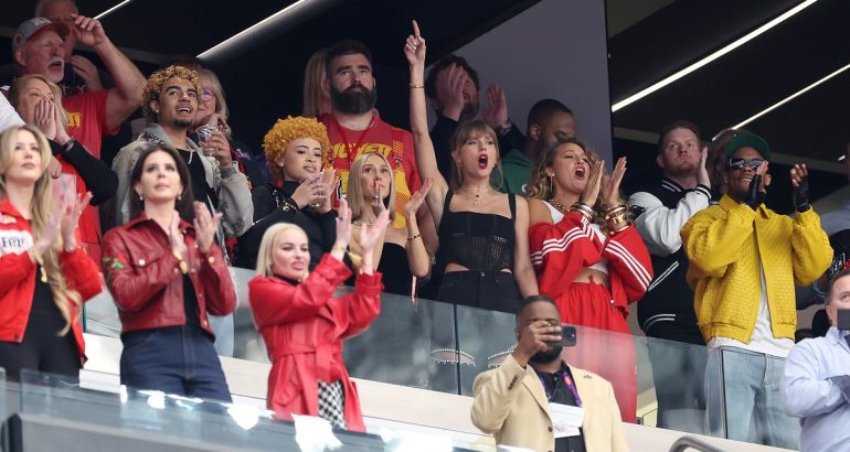 taylor-swift-effect-hits-the-super-bowl-as-five-million-more-female-viewers-tuned-in-for-the-big-game-in-las-v-–-daily-mail