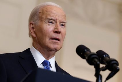 Nearly 153,000 people enrolled in Biden’s new student loan plan will get an email Wednesday that their debt is canceled – CNN