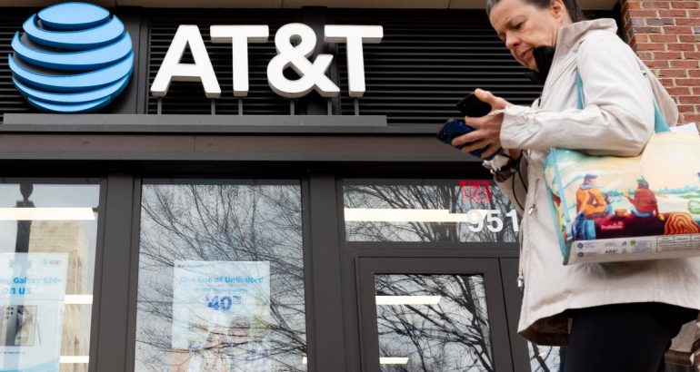 at&t-apologizes-for-massive-system-failure-but-rules-out-cyber-attack:-live-updates-–-the-independent