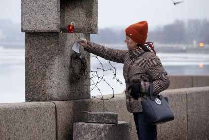 The body of Russian opposition leader Alexei Navalny has been handed over to his mother, aide says – The Associated Press