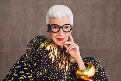 Iris Apfel, Eye-Catcher With a Kaleidoscopic Wardrobe, Dies at 102 – The New York Times