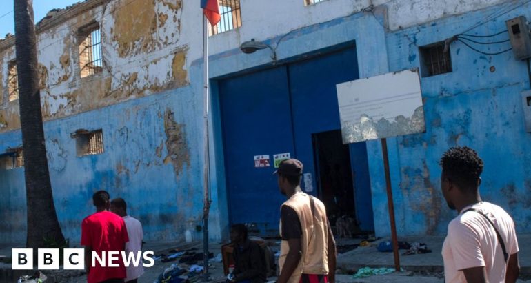 haiti-violence:-haiti-gangs-demand-pm-resign-after-mass-jailbreak-–-bbc.com