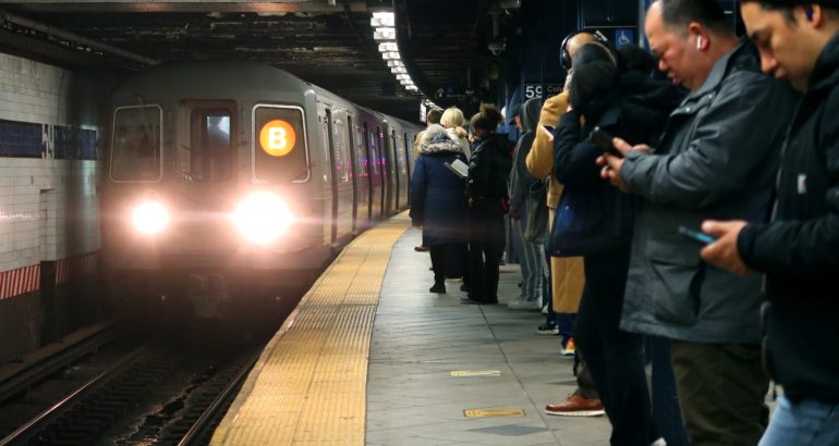 national-guard-to-be-deployed-in-new-york-city-subway-in-crime-crackdown:-governor-–-abc-news