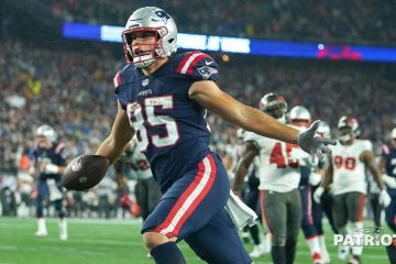 Report: Patriots Re-Sign Standout TE Hunter Henry – Patriots.com