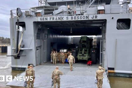US military ship heading to Gaza to build port – BBC.com