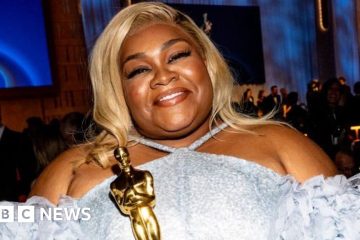 Oscars after-parties: Emma Stone, Cillian Murphy and Billie Eilish celebrate their victories – BBC.com