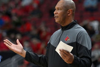 Louisville fires men’s hoops coach Kenny Payne, starts search – ESPN