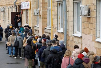Russia sees polling station protests as Putin set to extend long rule – CNN