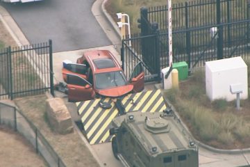 Driver rams into front gate of Atlanta FBI office, taken into custody – ABC News