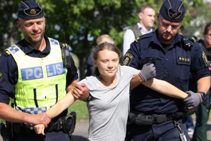 Climate activist Greta Thunberg detained twice at Dutch protest – Al Jazeera English