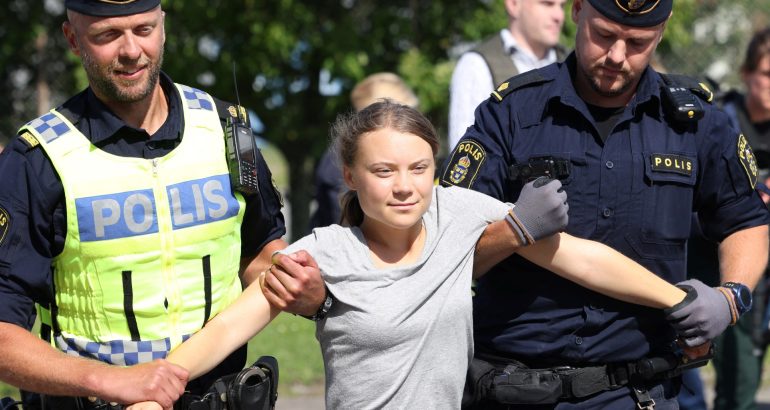 climate-activist-greta-thunberg-detained-twice-at-dutch-protest-–-al-jazeera-english