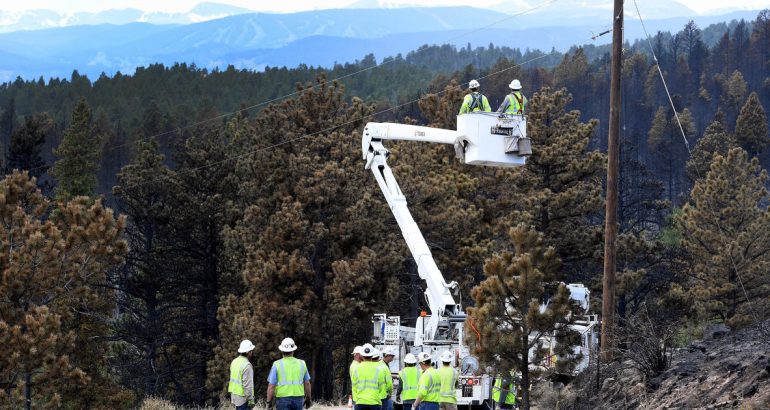 xcel-energy-to-cut-power-to-55k-people-along-colorado’s-front-range-amid-wildfire-risk-on-saturday-–-cbs-colardo