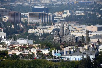 L.A. County Public Health Warns About Traveler With Measles Visiting Local Attractions, Including Universal Studios And Santa Monica Pier – Deadline