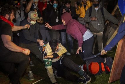 Police in riot gear at UCLA campus where protesters clashed – The Associated Press