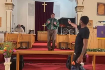 Shocking moment Pennsylvania man pulls a gun on pastor in front of horrified congregation – but an ‘act of God – Daily Mail