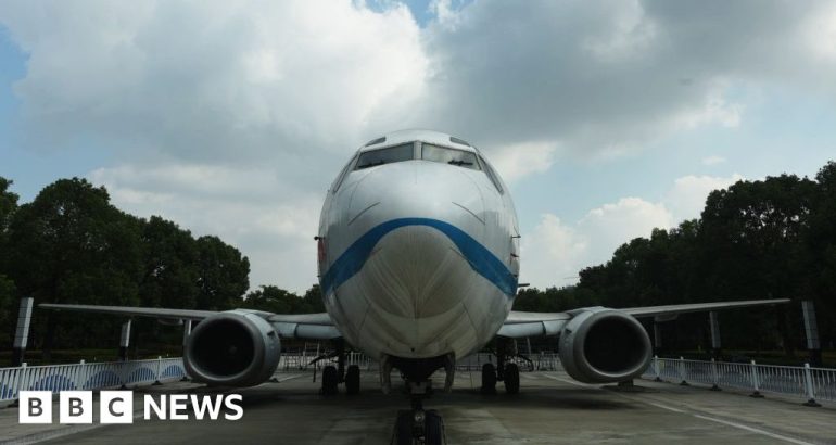 boeing-737-crashes-during-take-off-in-senegal-–-bbc.com