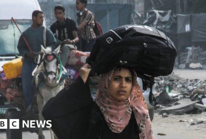 Gaza war: Palestinians flee as Israeli forces go back into Jabalia – BBC.com