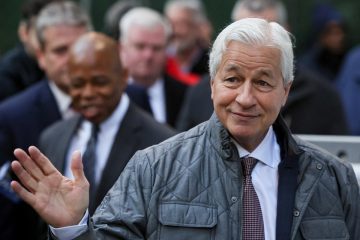 JPMorgan predicts 2024 revenue boost as rate expectations shift – Yahoo Finance